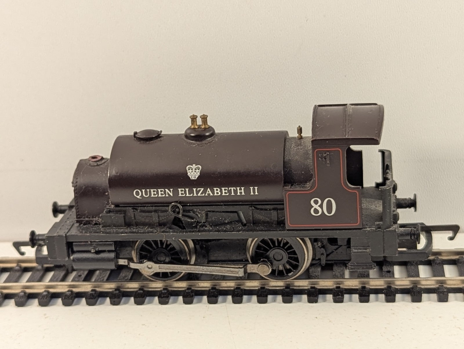 Hornby R2597 OO Gauge Queen Elizabeth II Collectors Club Missing Chimney
