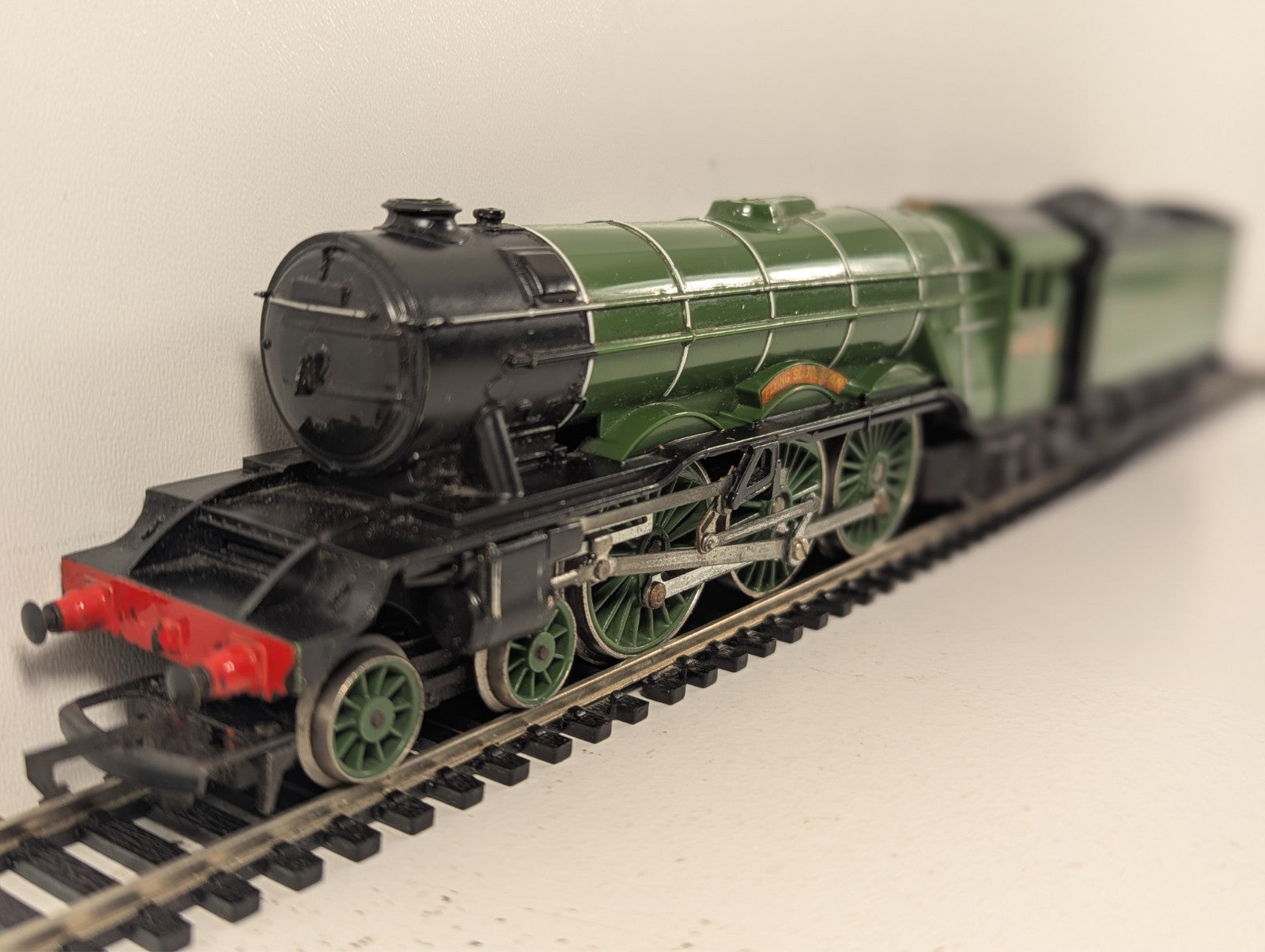 Hornby R851 LNER Class A3 'Flying Scotsman' 4-6-2 Steam Locomotive - LNER Green