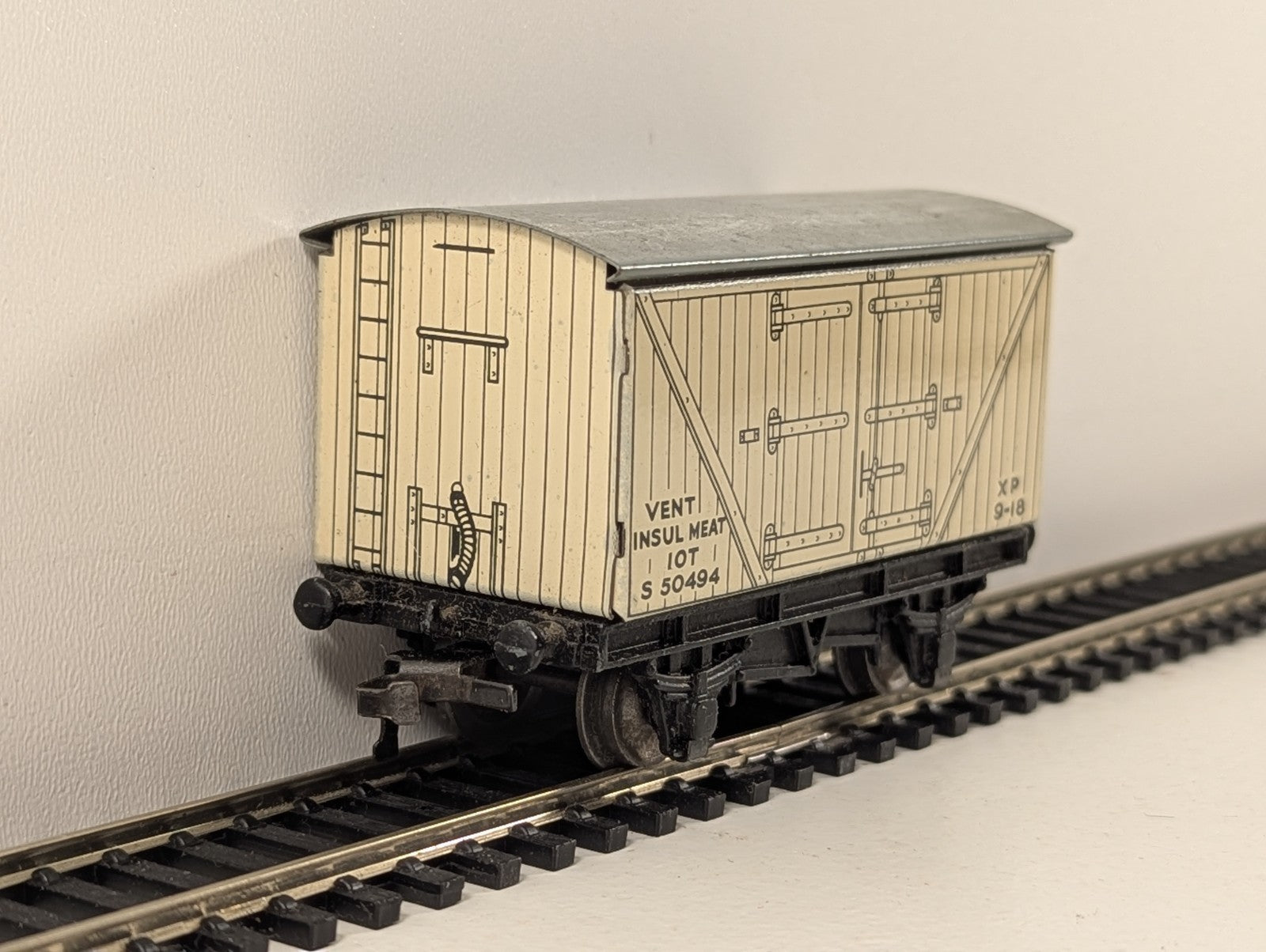 Hornby Dublo 32065 OO Gauge BR White D1 Meat Van - Boxed