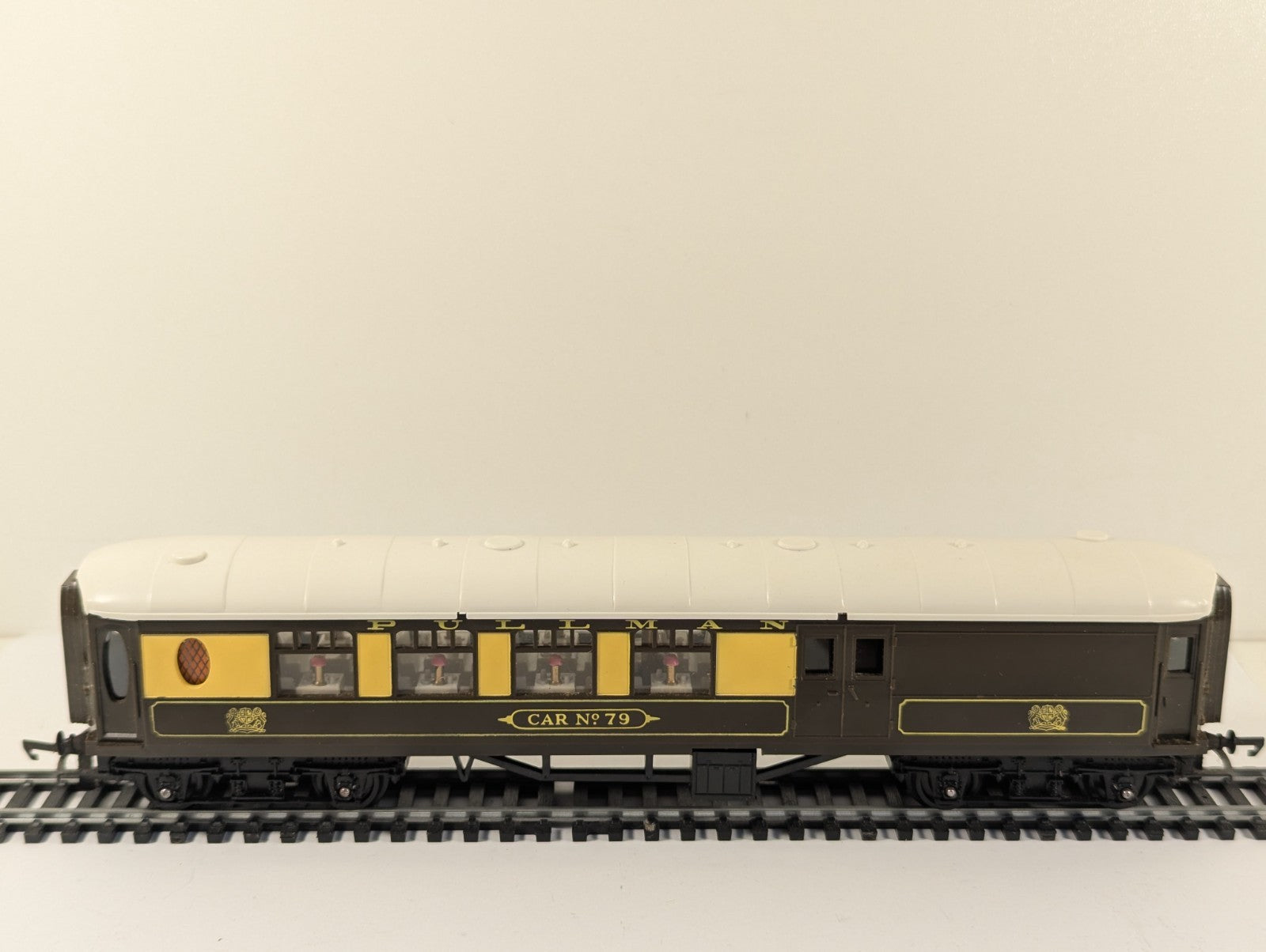 Tri-ang Railways R328 OO Gauge Pullman Brake No.79 2nd Class Coach - boxed