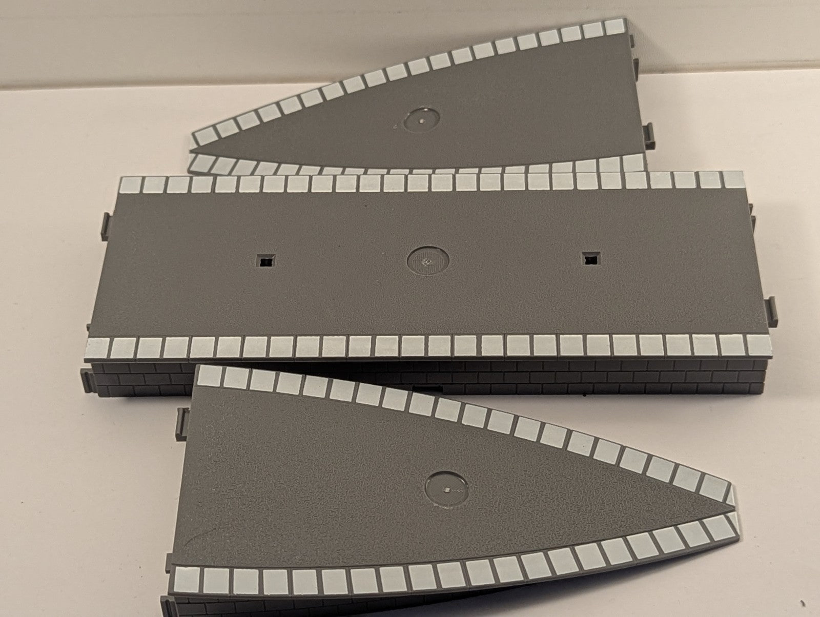 Hornby OO Gauge Station Platform Sections 1 Straight 2 Ramps
