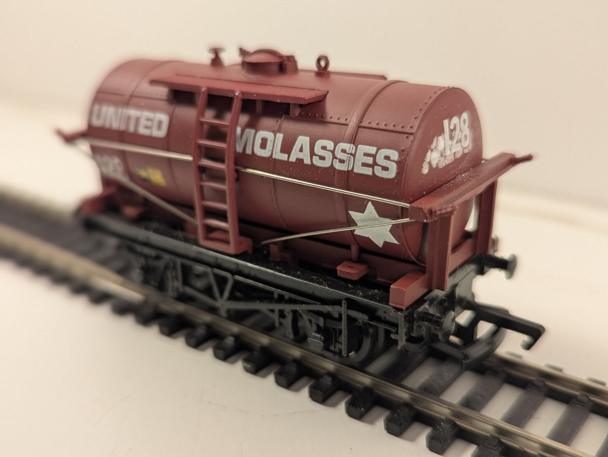 Mainline 12-Ton Tank Wagon in United Molasses Livery