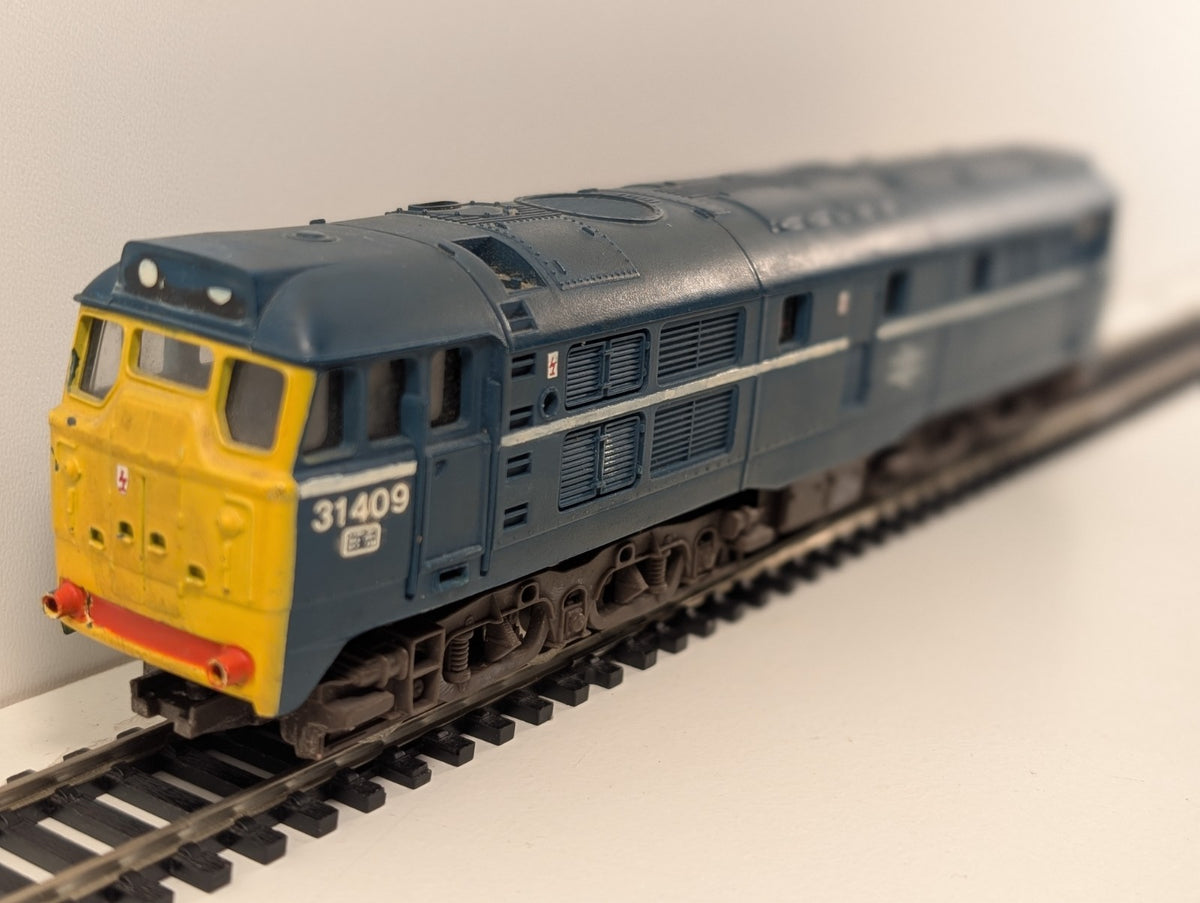Airfix BR Class 31 Diesel Locomotive No. 31409 in BR Blue – Missing Buffers
