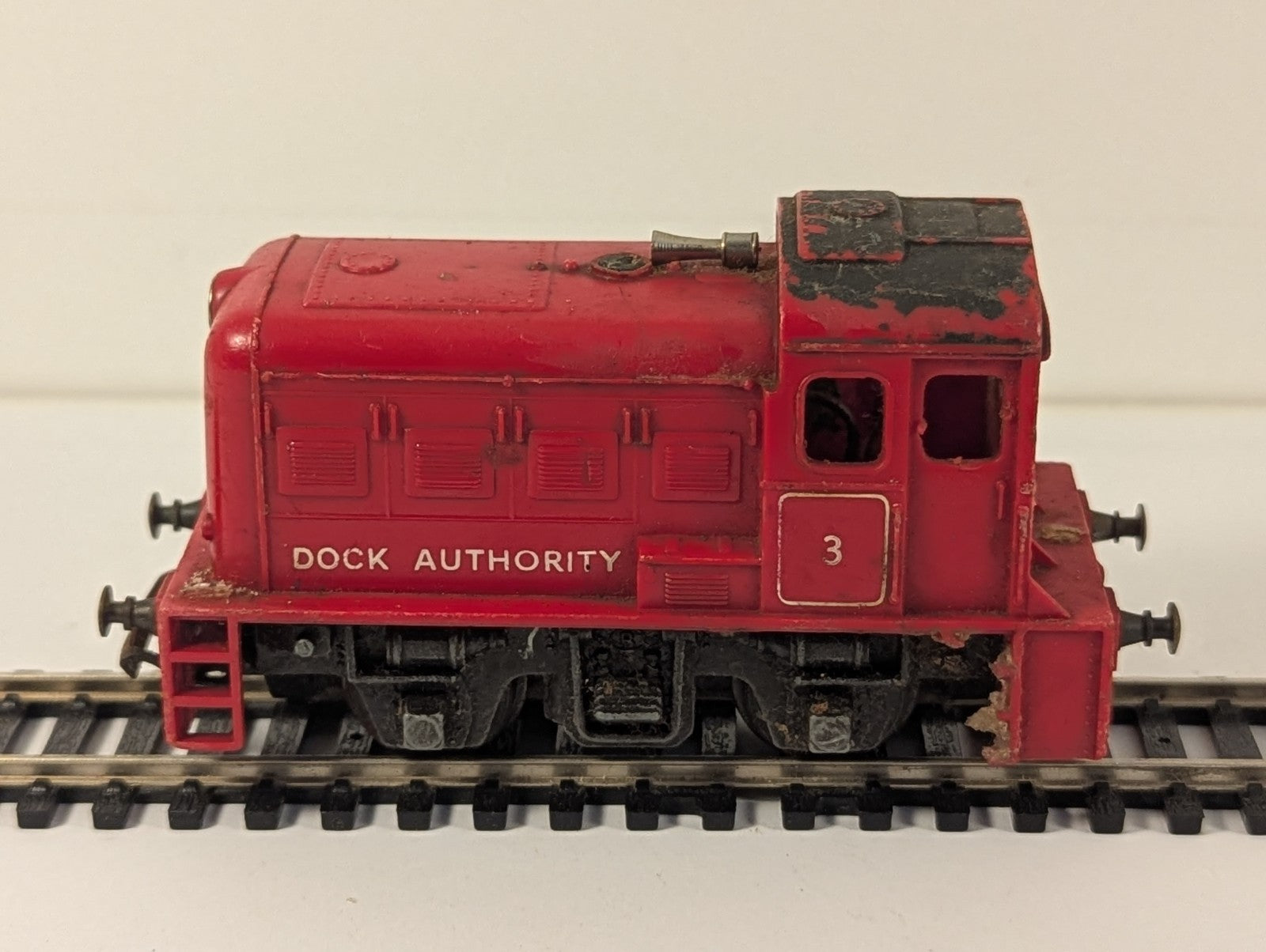 Tri-ang R253 OO Gauge Dock Authority 0-4-0 Diesel Shunter No. 3 Red - Spares