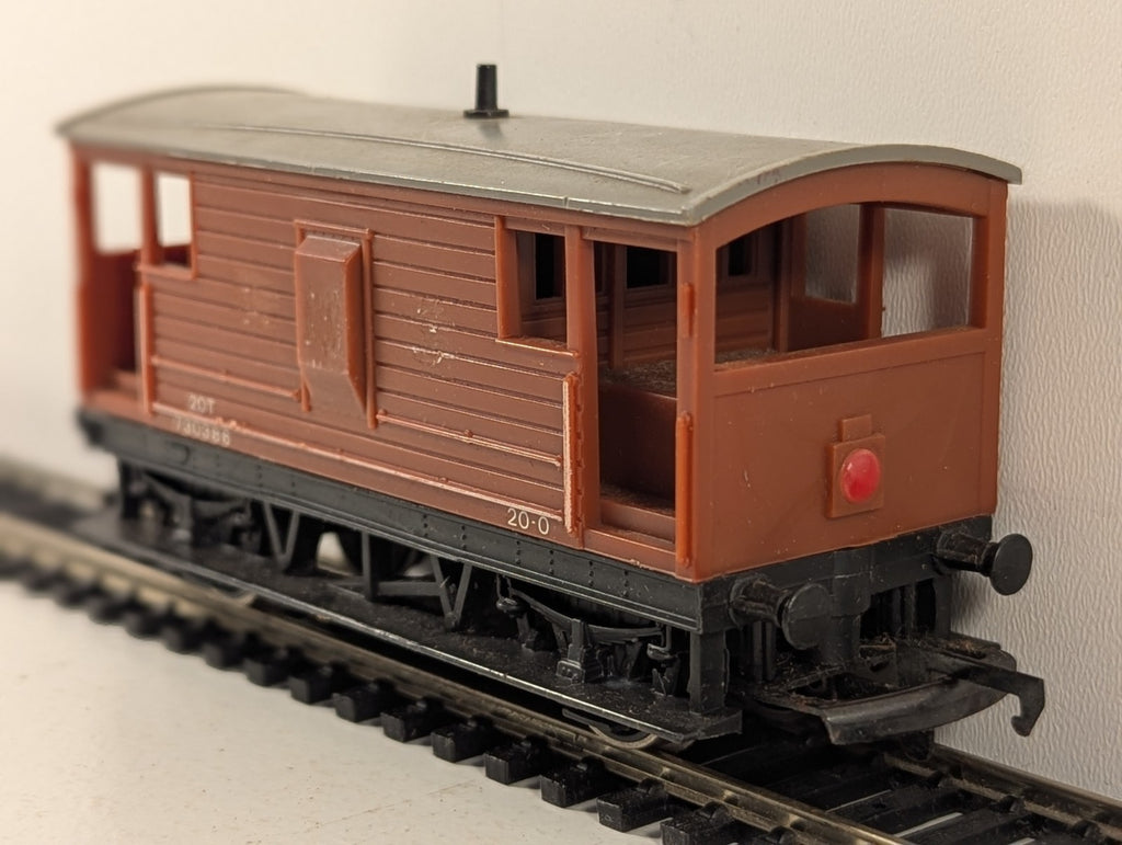 Hornby OO Gauge BR 20 Ton Brake Van 730386 BR Bauxite R124