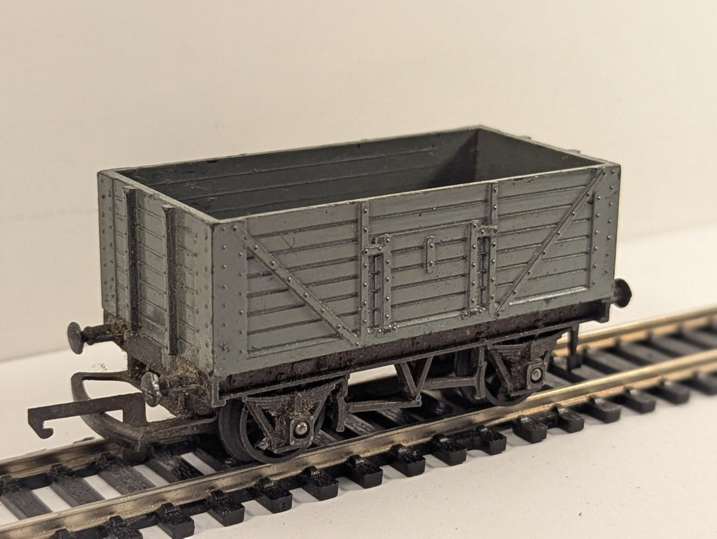 Tri-ang OO Gauge R10 7-Plank Open Wagon Grey  Converter