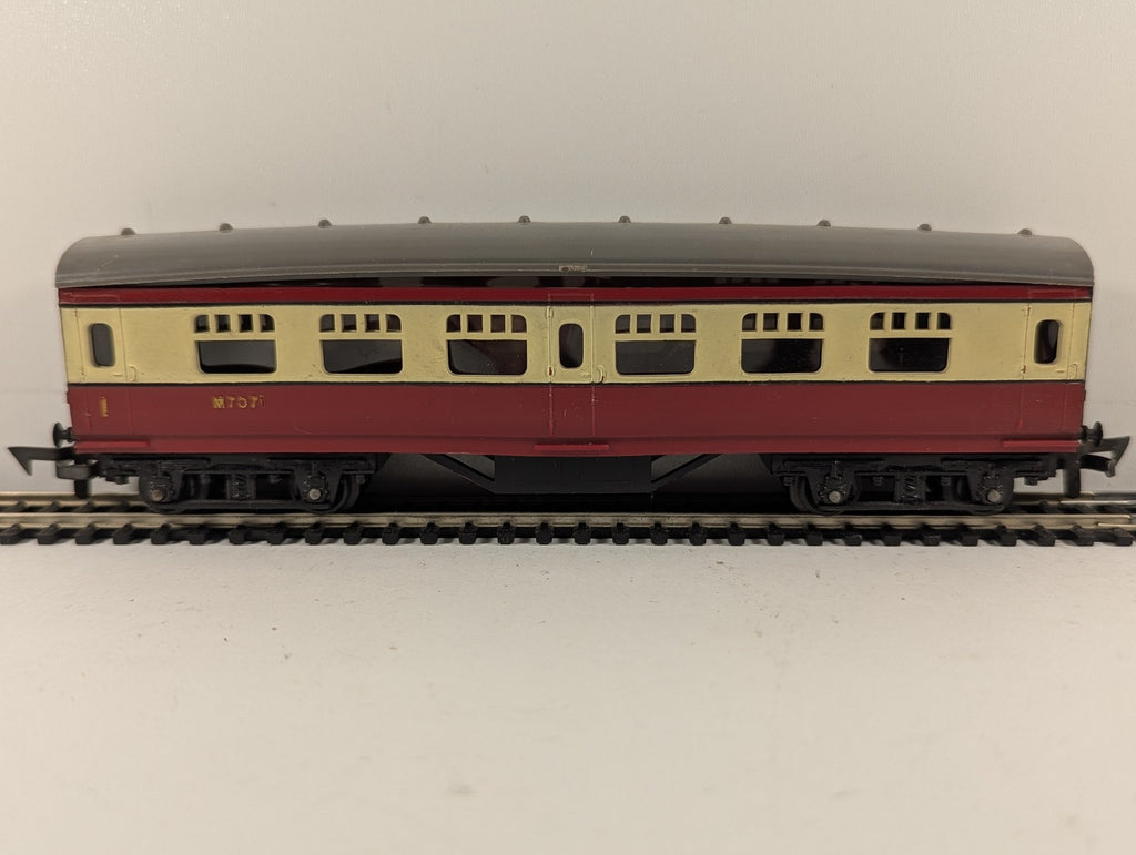 Tri-ang OO Gauge BR Short Composite Coach Passenger Coach M7071