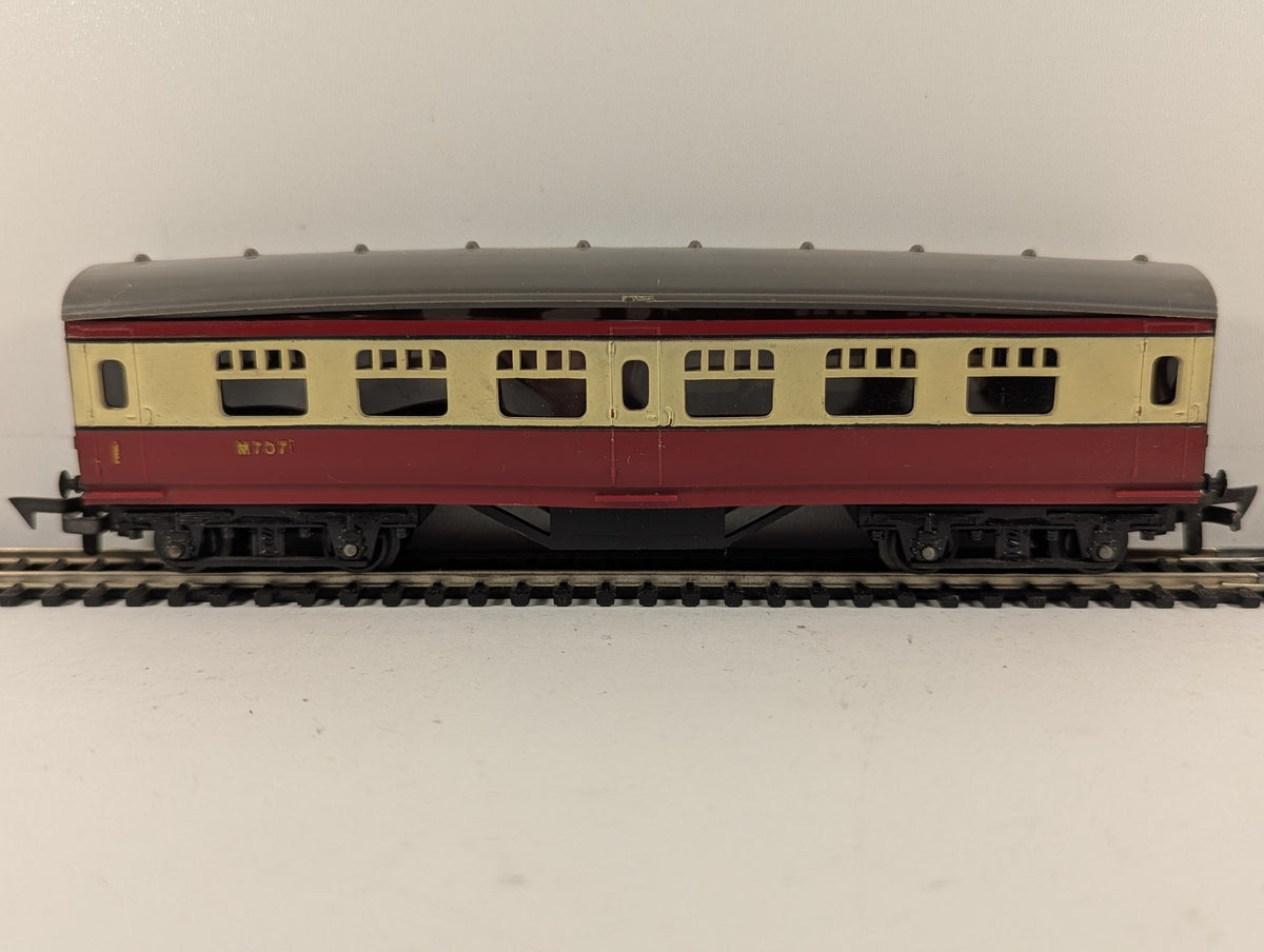 Tri-ang OO Gauge BR Short Composite Coach Passenger Coach M7071