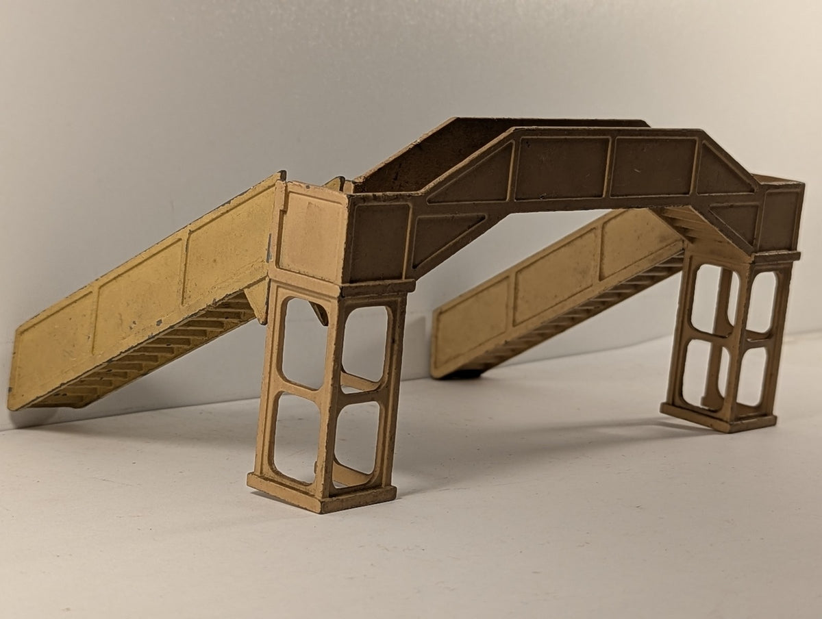 Hornby Dublo OO Gauge D1 Footbridge Cream and Brown