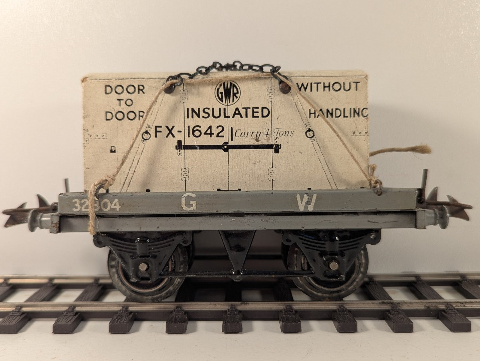 Hornby O Gauge GWR Flat Wagon with Insulated Container