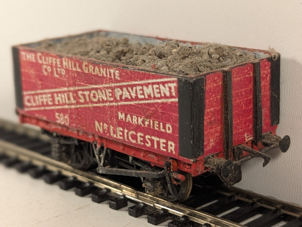 Peco OO Gauge Cliffe Hill Granite Co. Ltd. 5-Plank Wagon Goods Wagon