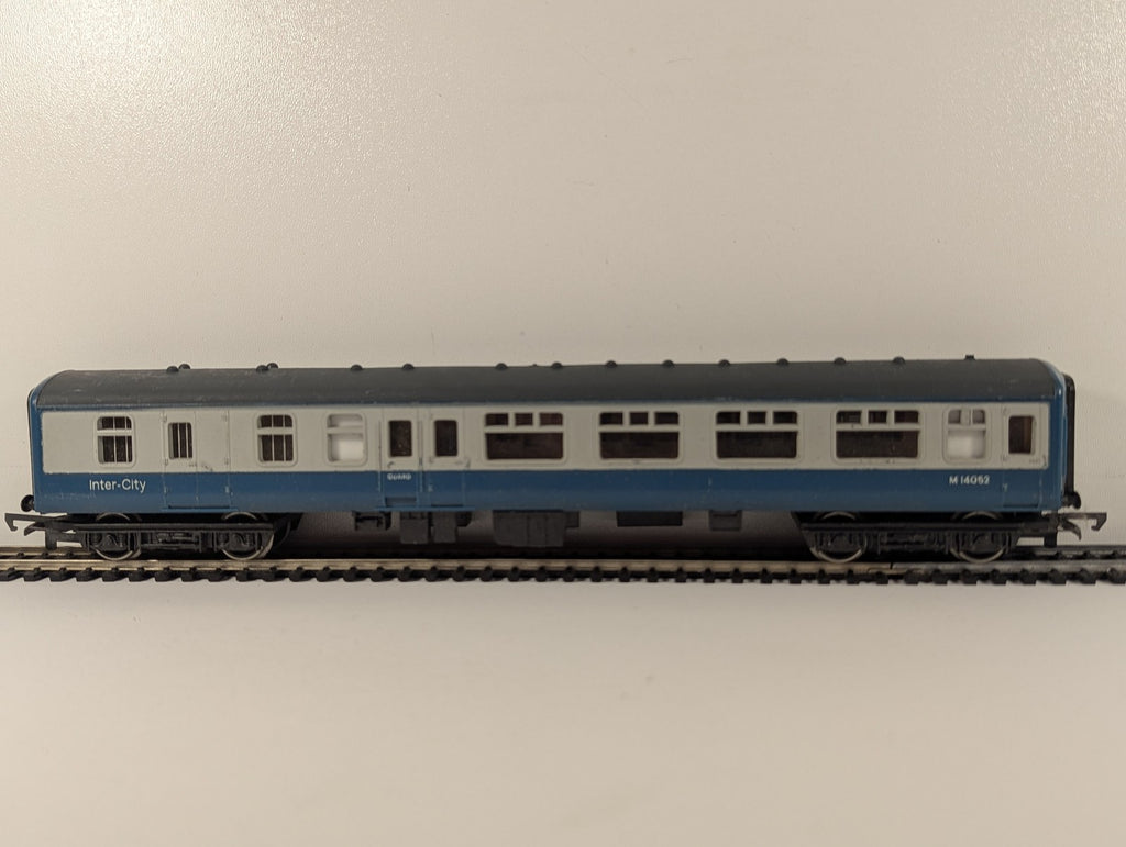 Hornby OO Gauge BR Mk1 Corridor Brake Composite (BCK) Passenger Coach M14052