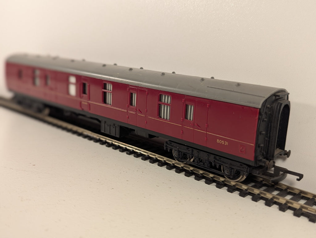 Hornby R4619 BR Mk1 Full Brake Coach BR Maroon