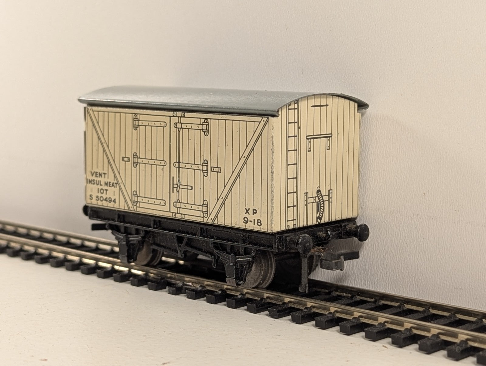 Hornby Dublo 32065 OO Gauge BR White D1 Meat Van - Boxed