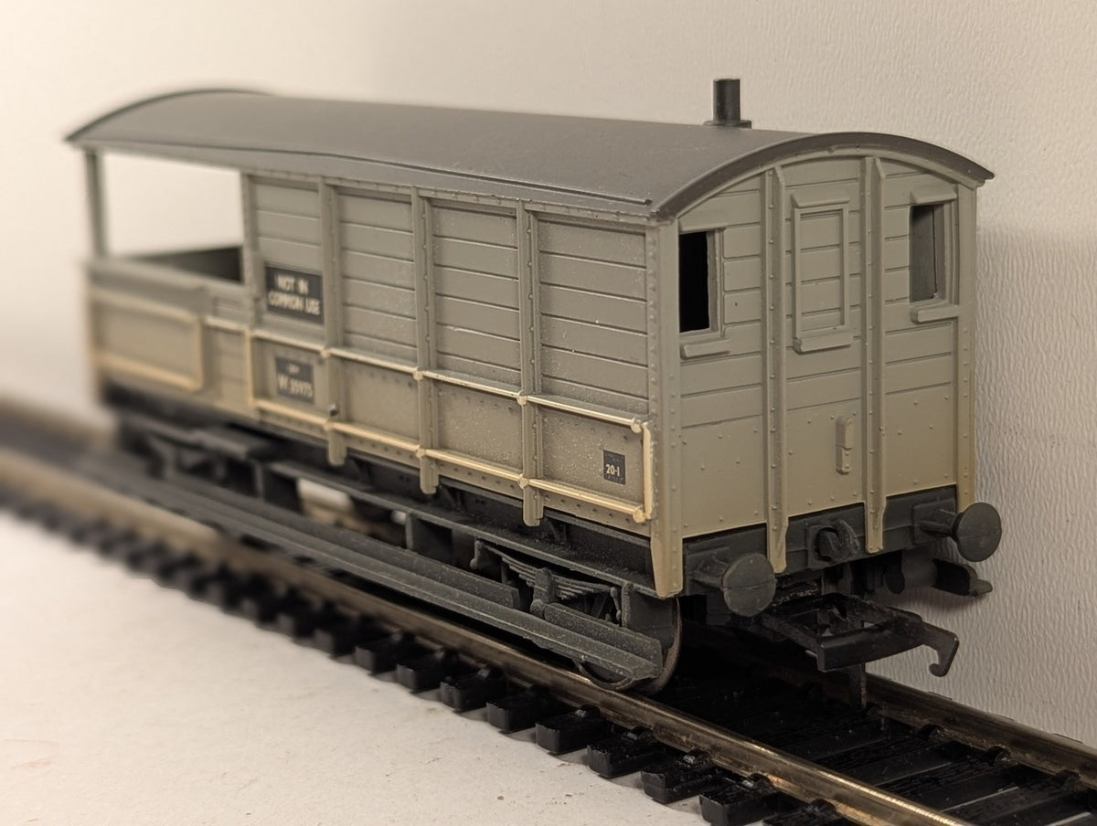 Bachmann OO Gauge GWR 20 Ton Toad Brake Van Goods Wagon W 35975 BR Grey
