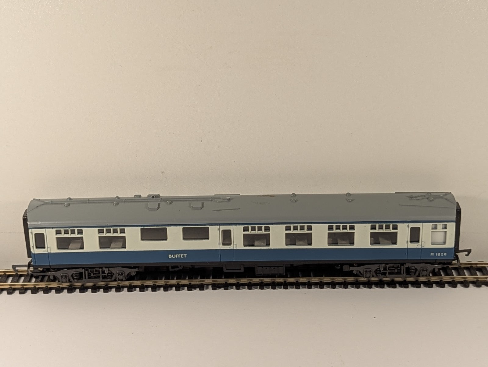 Trix M1820 BR Mk1 Miniature Buffet Coach Blue Grey OO Gauge Boxed