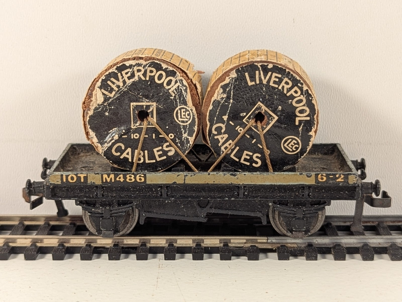 Hornby Dublo 32086 OO Gauge 10 Ton Low-Sided Wagon