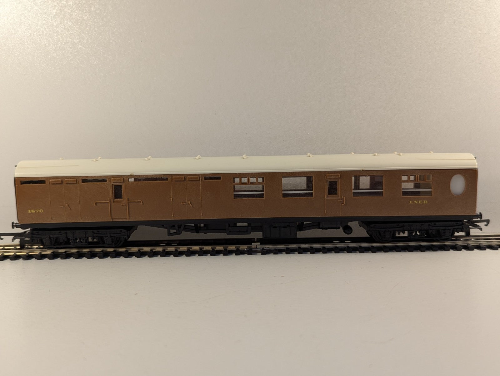 Tri-ang Hornby R746 OO Gauge LNER Thompson Third Class Brake Coach