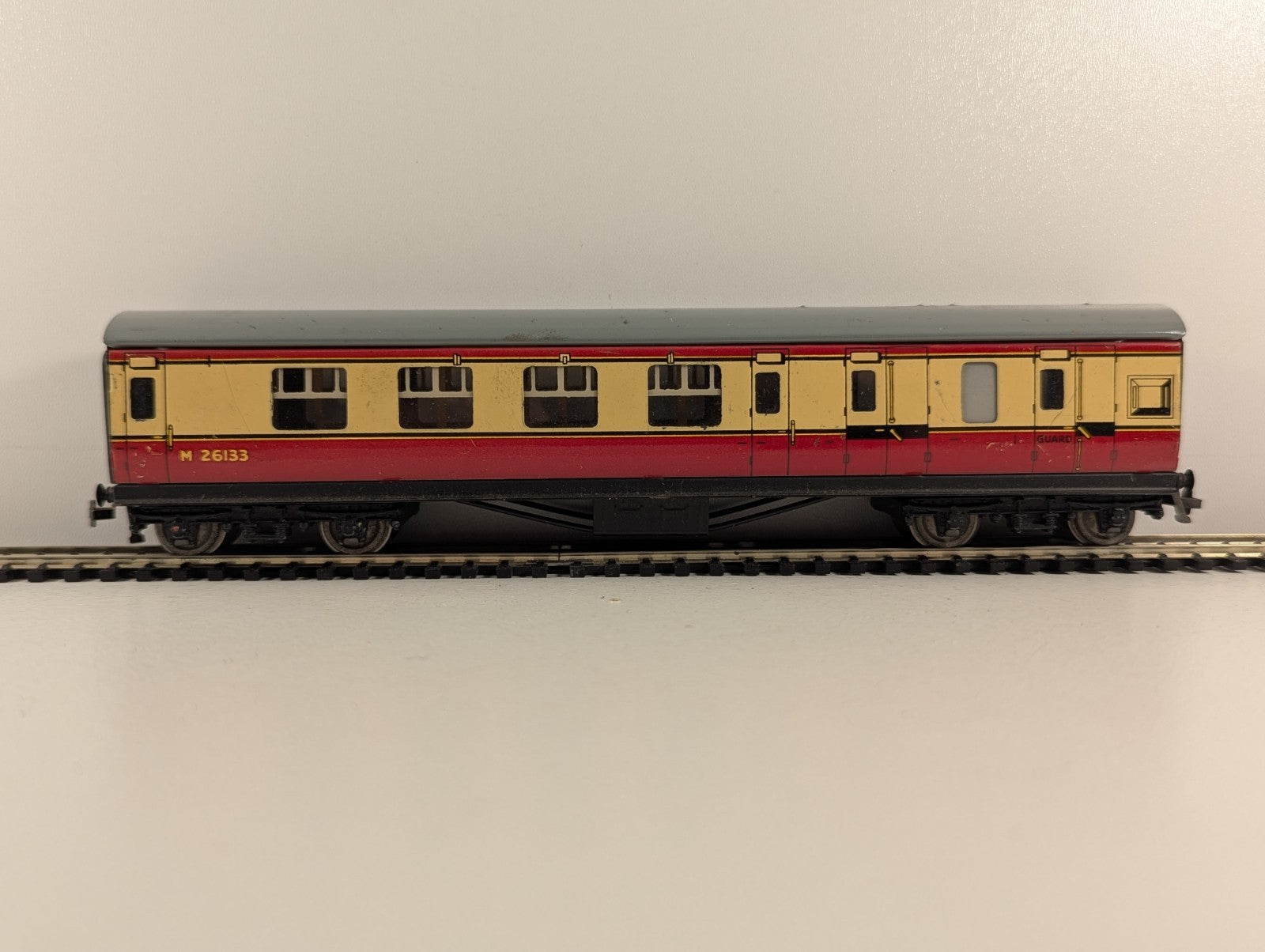 Hornby Dublo 32018 OO Gauge D12 Corridor Brake Third Coach - Boxed