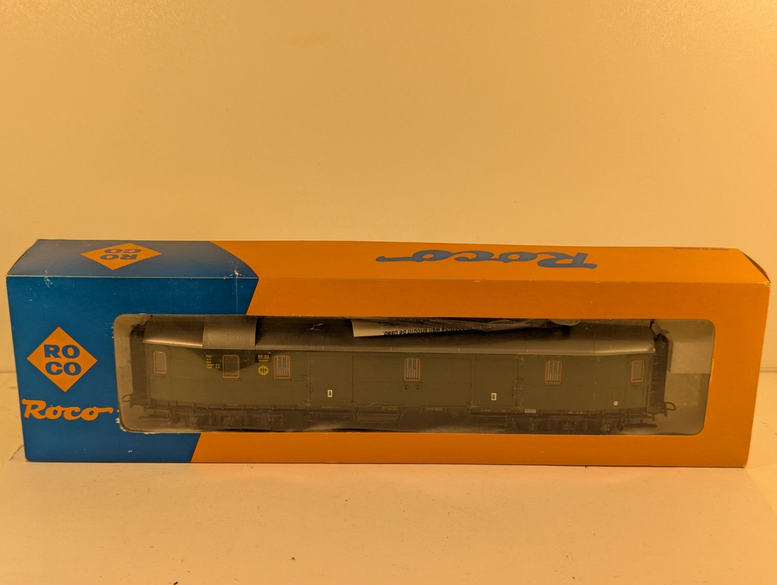 Roco HO Gauge DB Pw4ü Hechtwagen Baggage Car Boxed