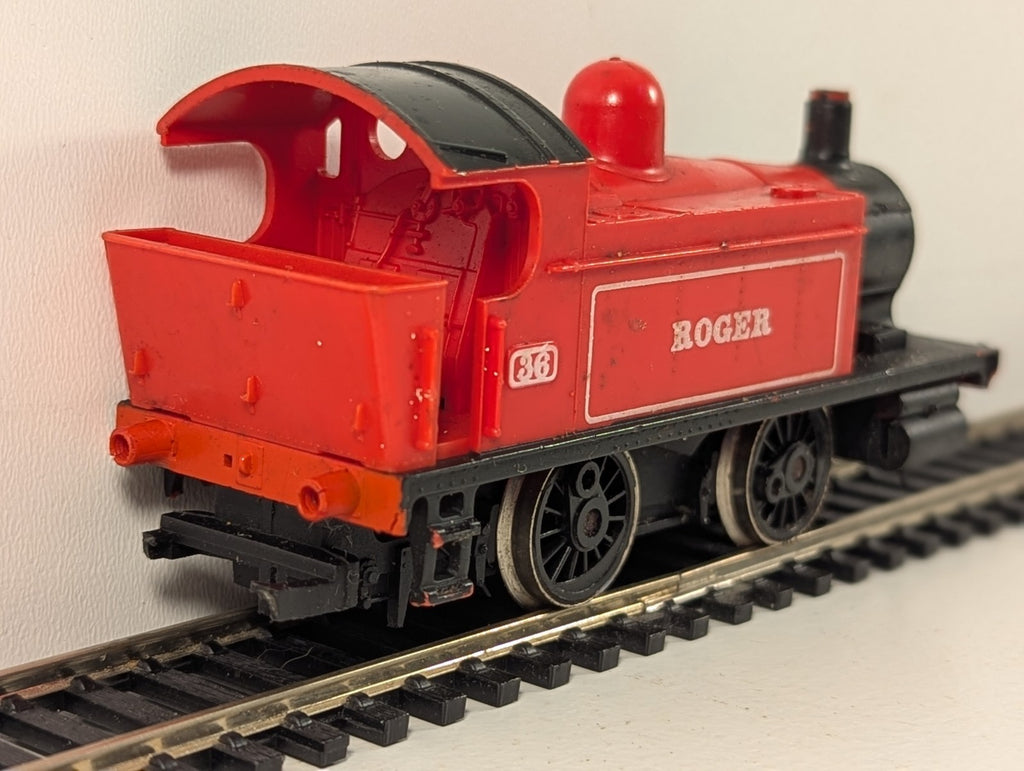 Hornby R336 OO Gauge Roger 0-4-0 Industrial Tank Locomotive - Spares/Repairs