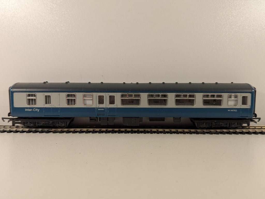 Hornby OO Gauge BR Mk1 BSK Brake Second Corridor Passenger Coach M14052