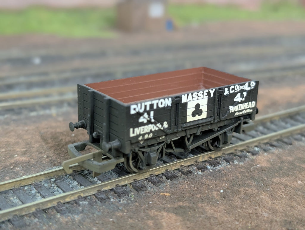 Hornby R6198 4-Plank Open Wagon – Dutton Massey & Co Liverpool – OO Gauge