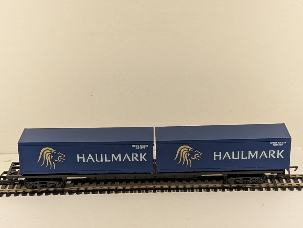 Hornby R387A Container Wagon with Two Haulmark 30ft Containers OO Gauge