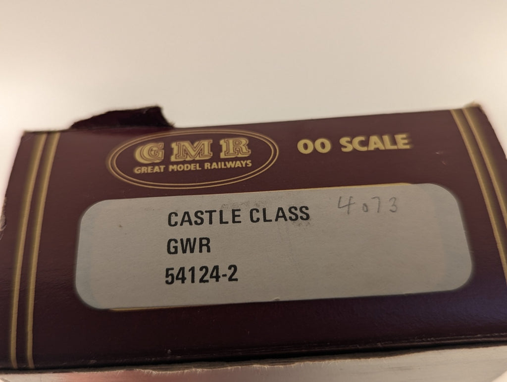 Airfix OO Scale Castle Class Caerphilly Castle Locomotive 4073 GWR Green 54124-2