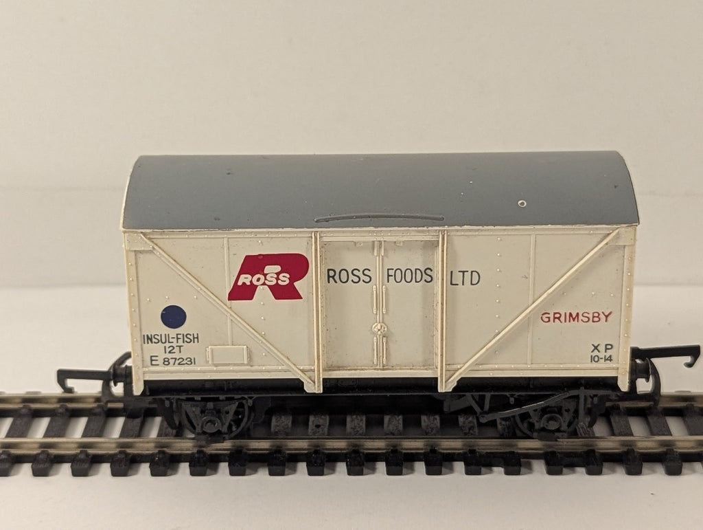 Wrenn OO Gauge Ross Foods 12T Insulated Fish Van Goods Wagon E87231