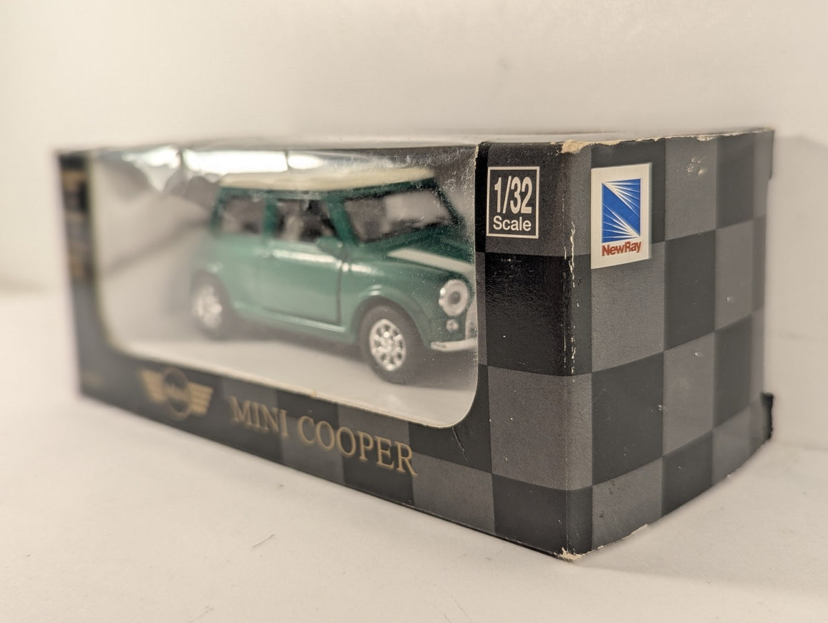 New-Ray 1:32 Mini Cooper Die-cast Model Car Green and White NR521