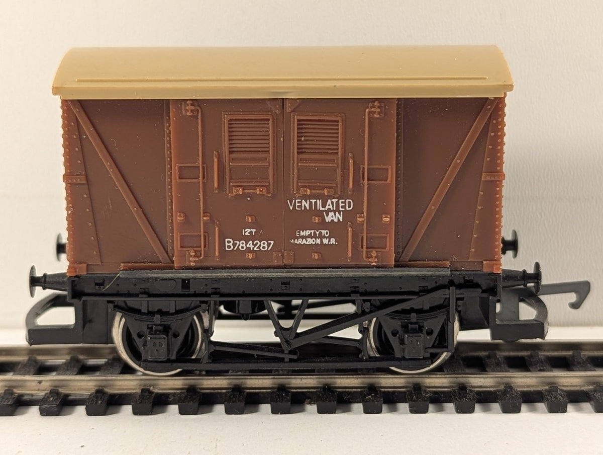 Hornby OO Gauge BR 12T Ventilated Van 'Empty to Marazion' Goods Wagon B784287