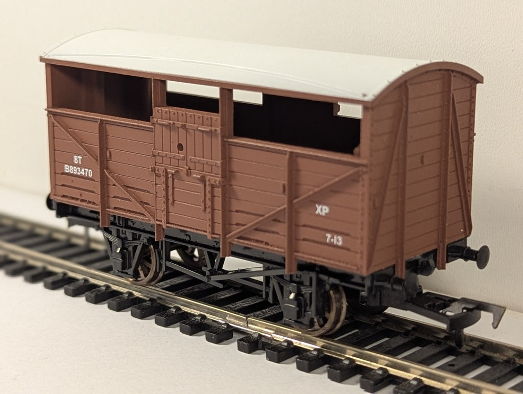Dapol 4F-020-049 OO Gauge Cattle Wagon