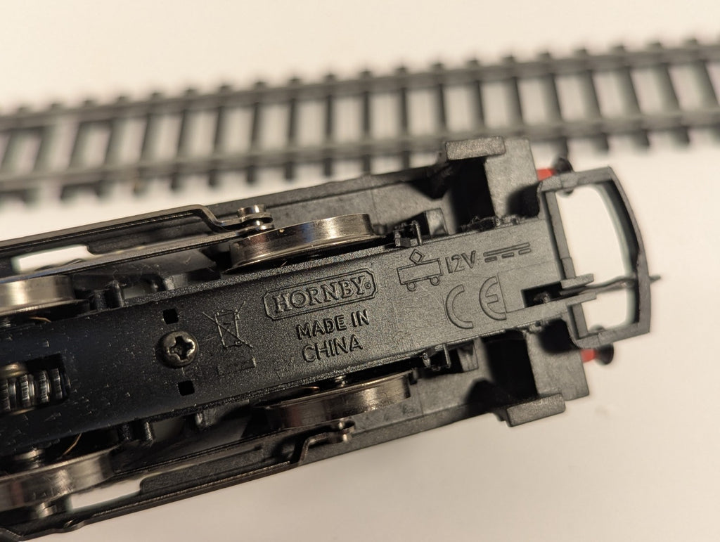 Hornby R3292 OO Gauge Class 0F Pug Collectors Club Poor Runner