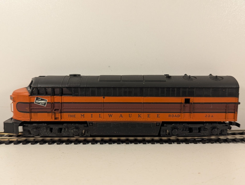 Tempo Fairbanks Morse C-Liner Diesel Dummy Locomotive - Missing Front Coupler