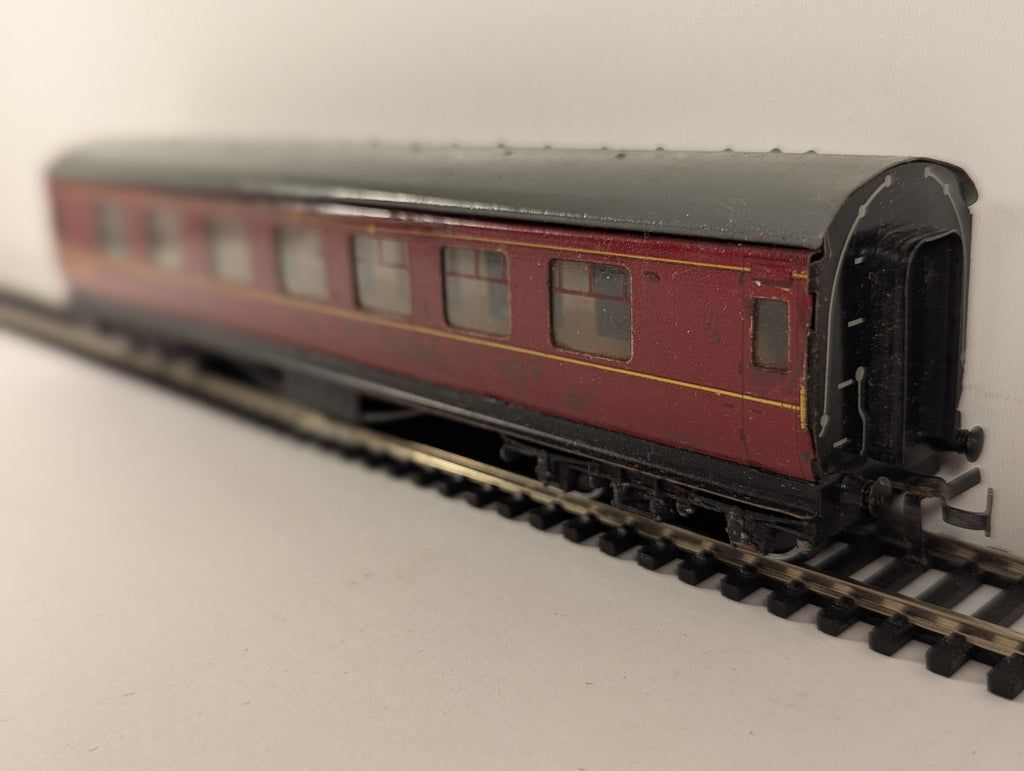 Hornby Dublo OO Gauge BR Maroon Corridor Composite Coach Passenger Coach M 4193