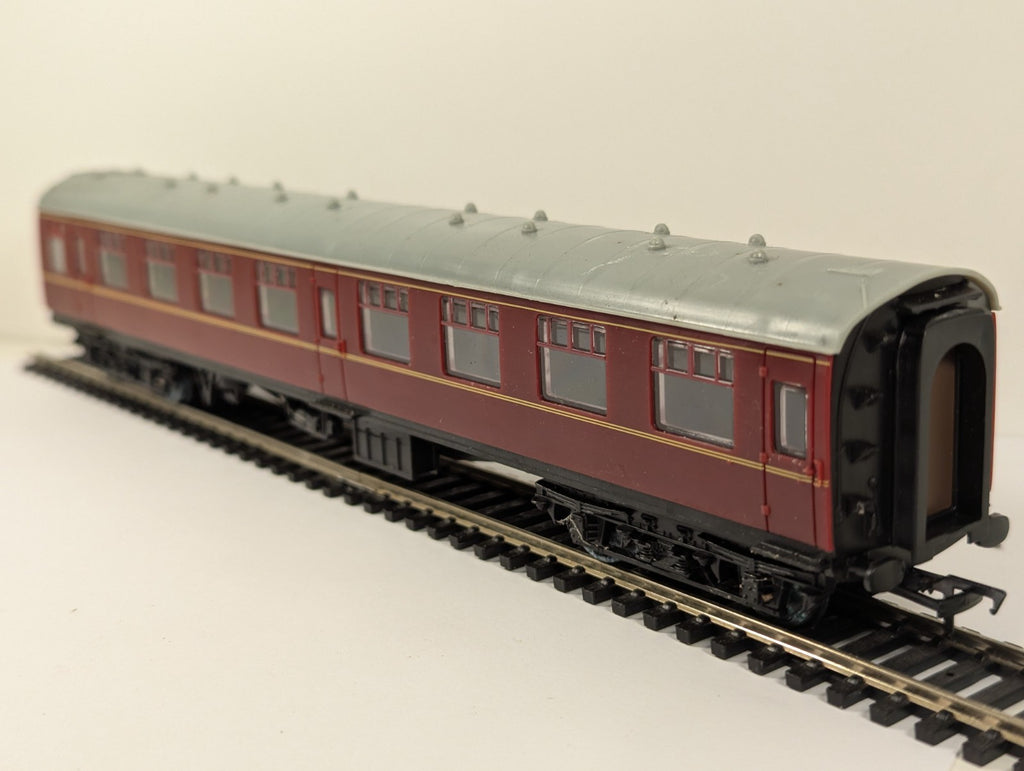 Hachette OO Gaug BR Mk1 SK Corridor Coach (Rusted Wheels)