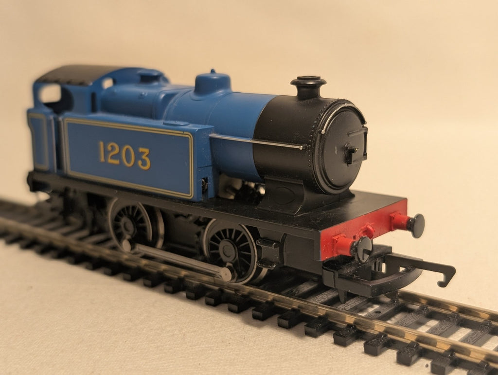 Hornby R2131 Class D Industrial 0-4-0T No. 1203 – Caledonian Blue