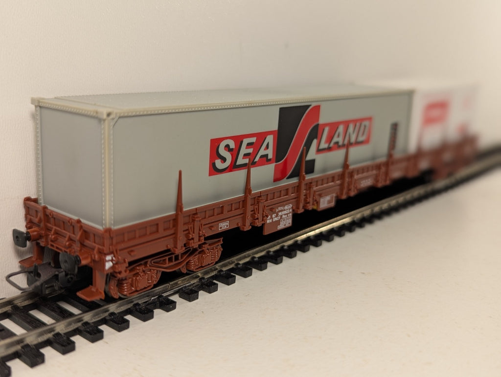 Jouef HO Gauge Bogie Flat Wagon with Findus and Sea-Land Containers