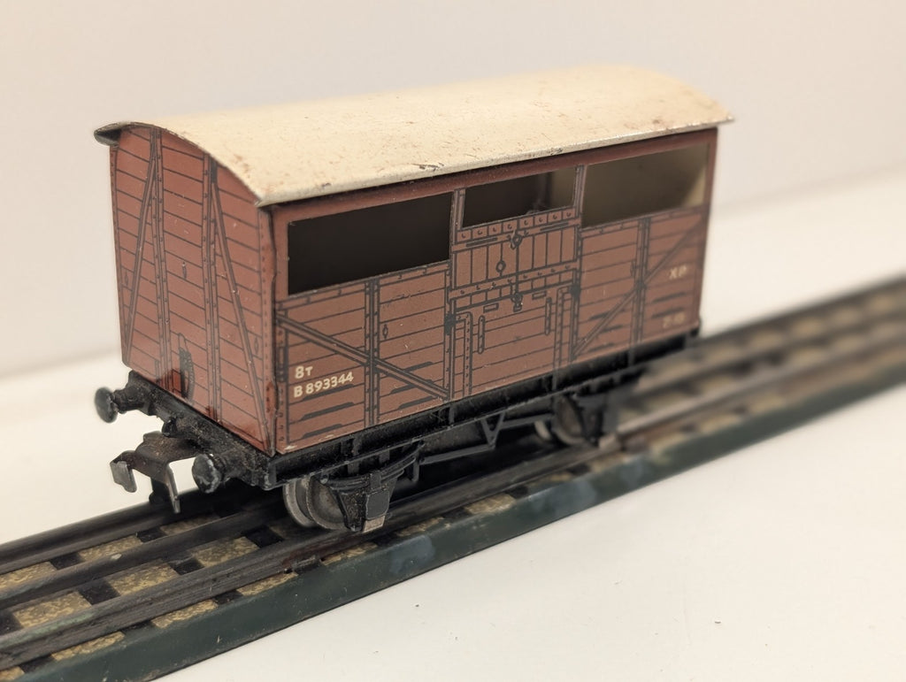 Hornby Dublo 8T Cattle Wagon – No. B893344 – OO Gauge