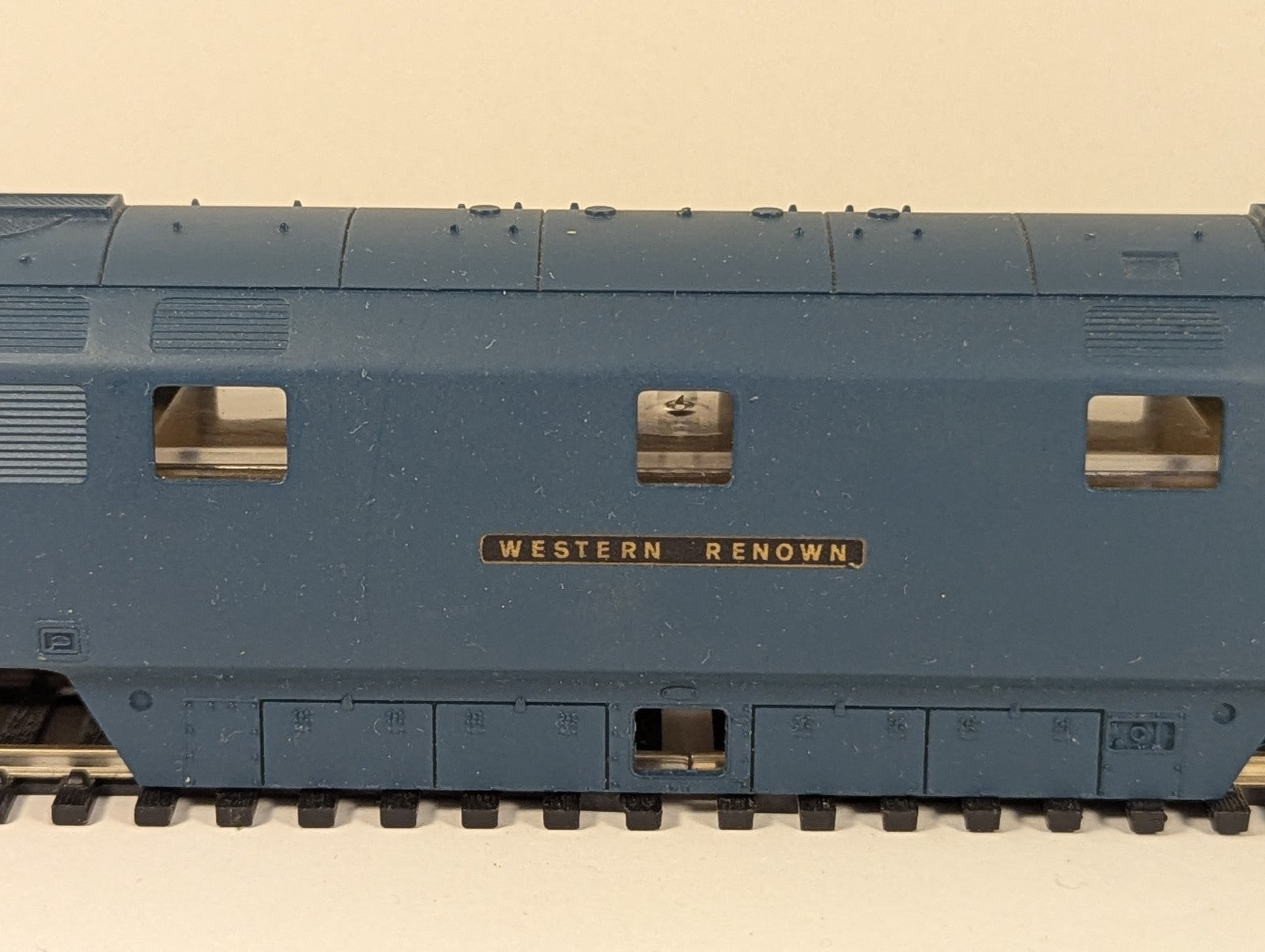Lima OO Gauge BR Class 52 “Western Renown” D1071 Body Shell – Chipped