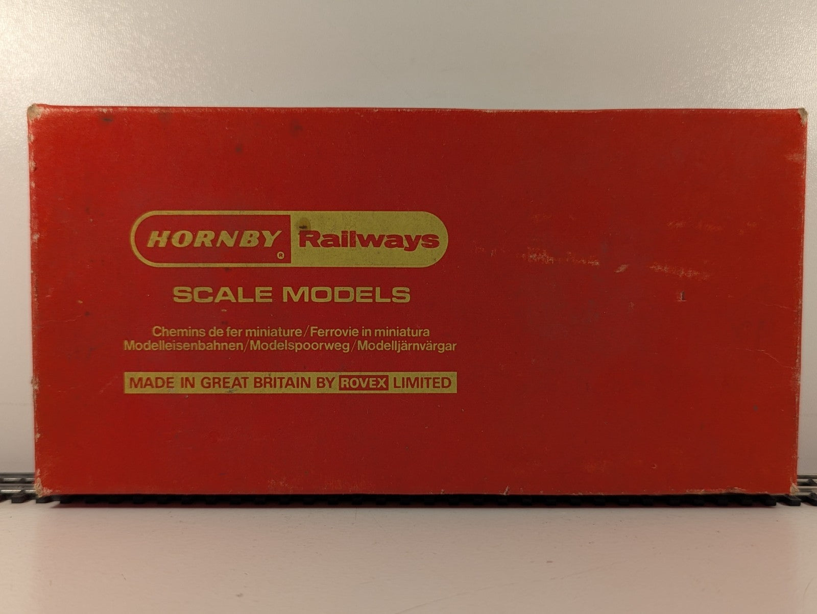 Hornby OO Gauge GWR 0-6-0T Pannier Tank Class 57xx Locomotive 8751 GWR Green