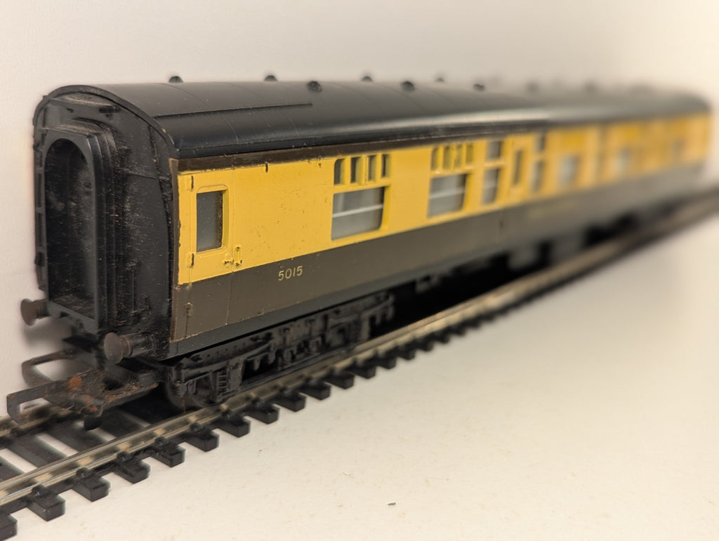 Tri-ang R743 OO Gauge GWR Composite Coach