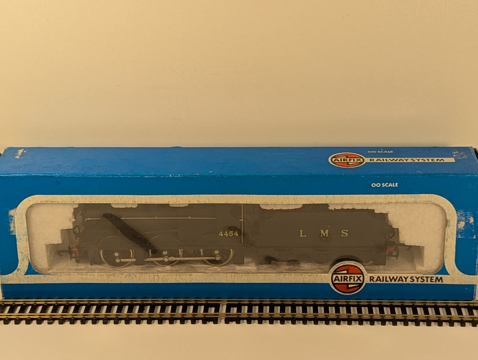 Airfix 54122-6 OO Gauge LMS Fowler 4F 0-6-0 Locomotive 4454