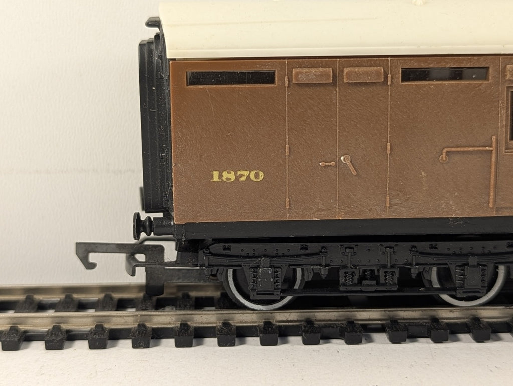 Hornby OO Gauge Gresley Brake Third Coach Passenger Coach
