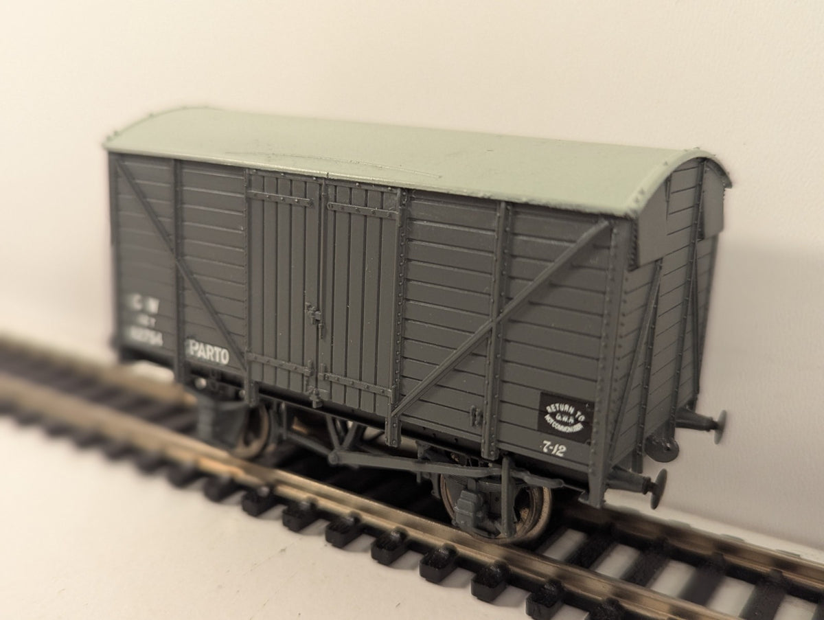 Bachmann OO Gauge GWR 12T Ventilated Van Parto Grey