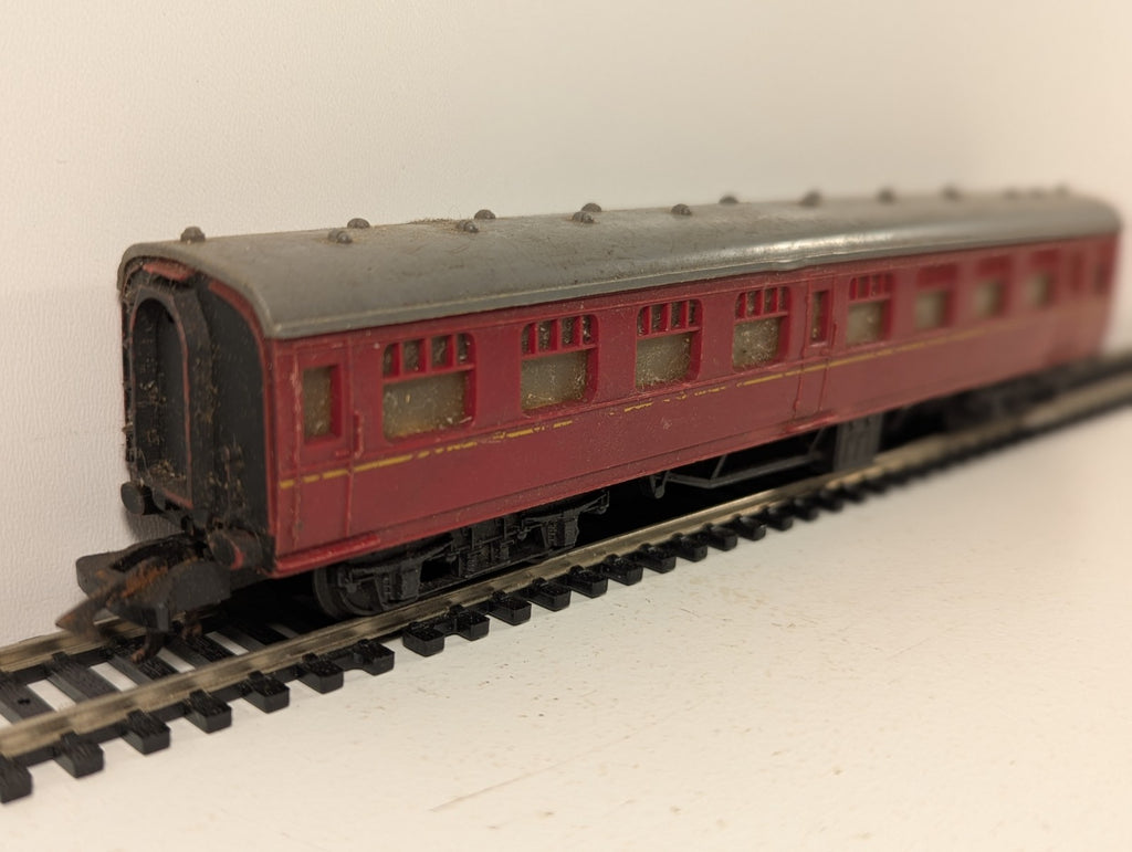 Jouef HO Gauge BR Mk1 Maroon Passenger Coach