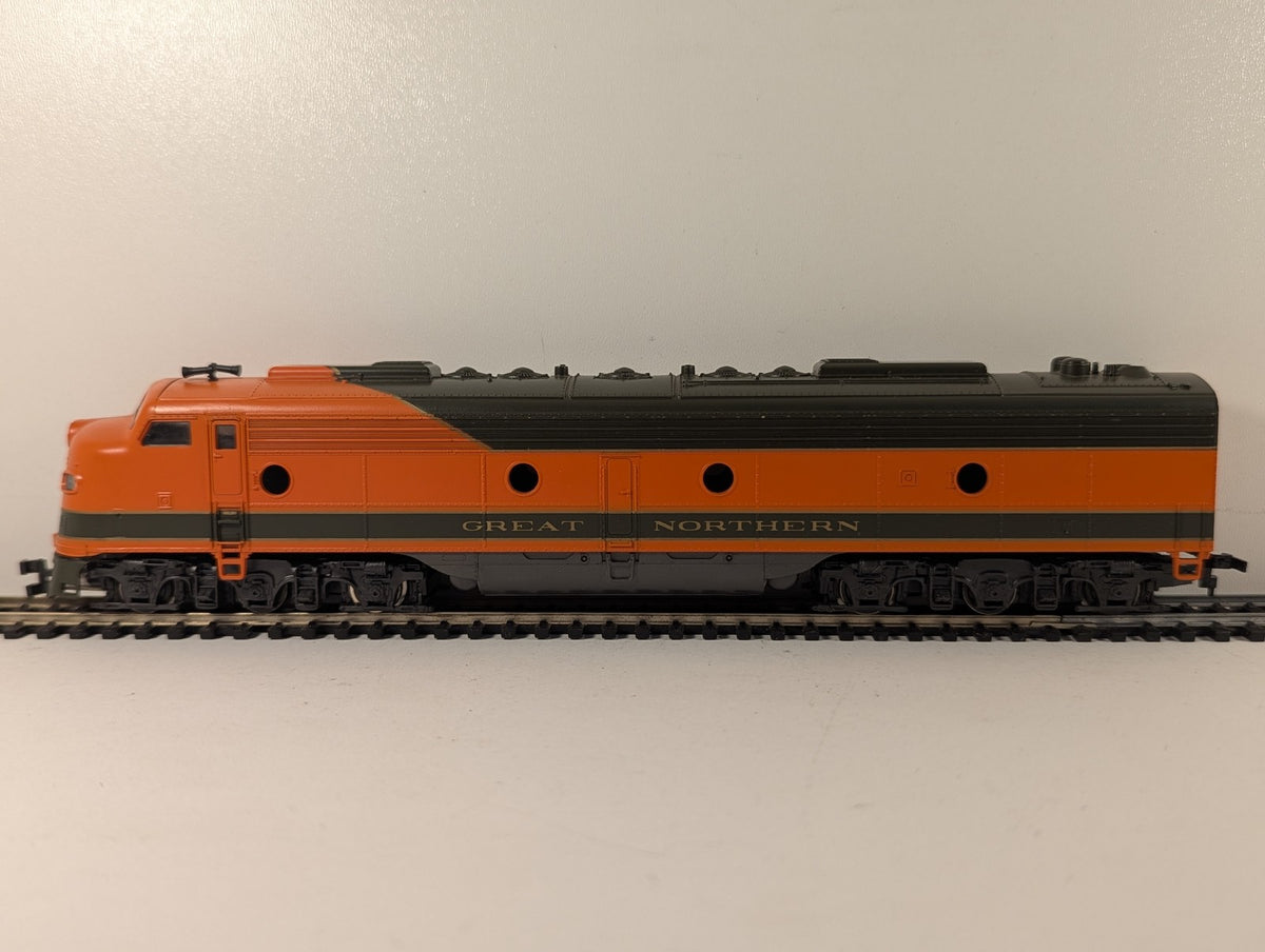 Athearn HO Gauge EMD F7A Dummy Locomotive 902 Great Northern Non-Runner