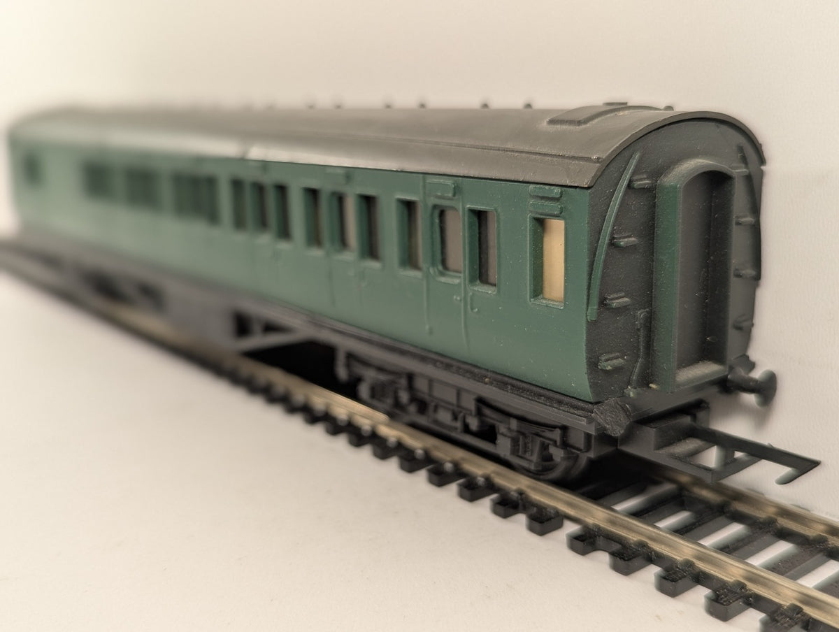Graham Farish OO Gauge Southern Railway Suburban Brake Coach Passenger Coach