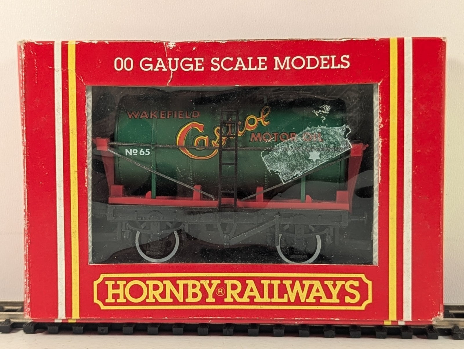 Hornby Railways R.127 Castrol Tank Wagon